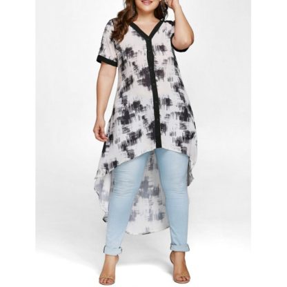 Plus Size Buttoned Lace Dip Hem Blouse - Black