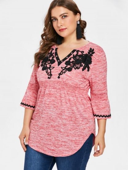 Plus Size Appliqued Bell Sleeve Curved T-shirt - Light Pink - Image 6