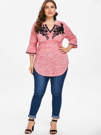 Plus Size Appliqued Bell Sleeve Curved T-shirt - Light Pink - Image 2