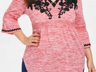 Plus Size Appliqued Bell Sleeve Curved T-shirt - Light Pink