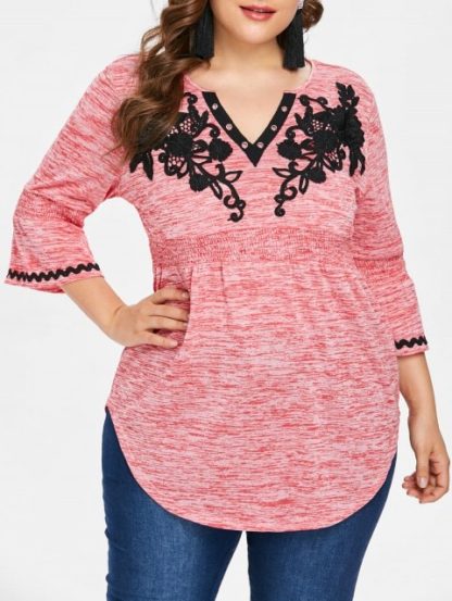 Plus Size Appliqued Bell Sleeve Curved T-shirt - Light Pink