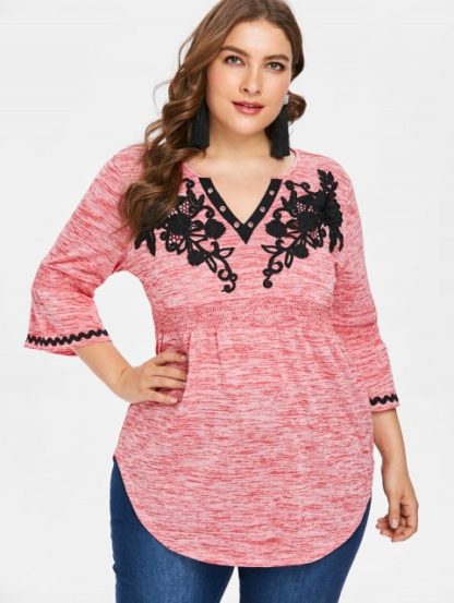 Plus Size Appliqued Bell Sleeve Curved T-shirt - Light Pink - Image 7