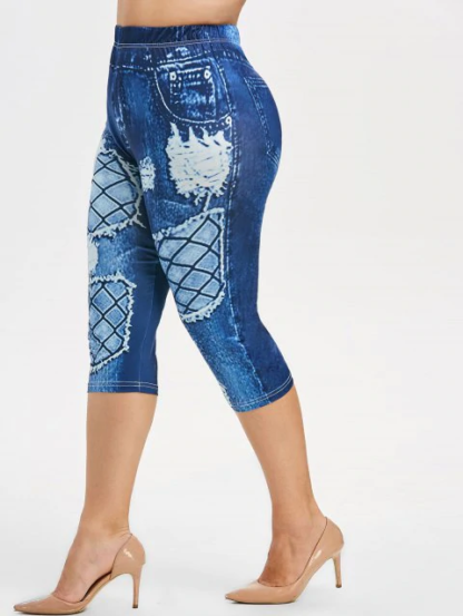 Plus Size 3D Destroyed Jean Print Capri Leggings - Blue Gray
